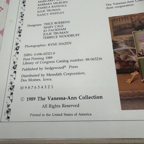 Quilt Designs In Cross-Stitch Hardcover Book By The Vanessa-Ann Collection 1989 - Picture 4 of 7